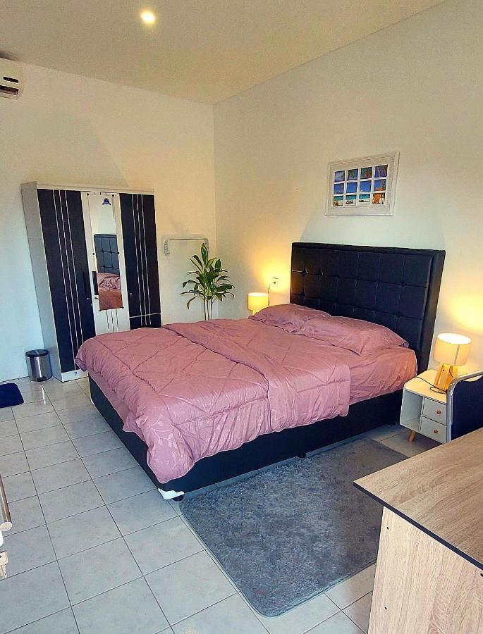 Hustay Guest House - Canggu Екстериор снимка